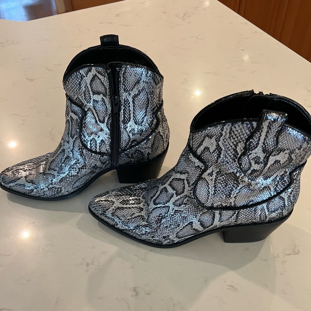 Betsy Johnson festival western booties